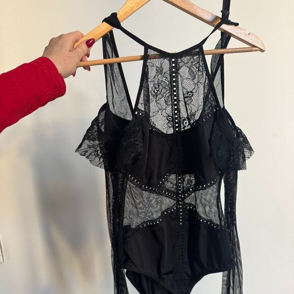 Thiste and Spire Lace Bodysuit - Picture 2 of 4